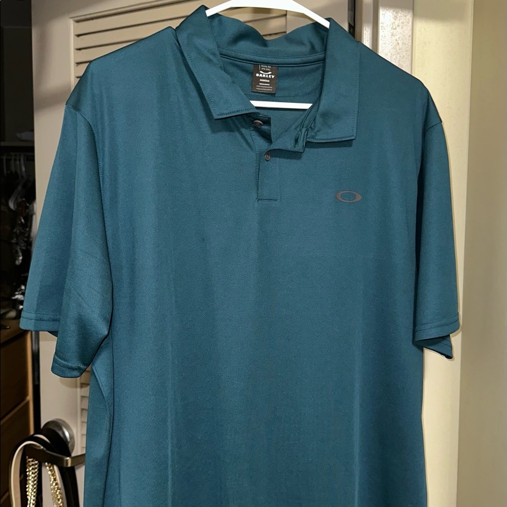 Blue Oakley men's polo tee